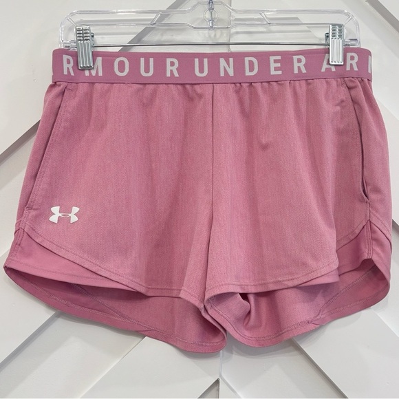 Under Armour Women's Pink Shorts Size Medium Loose - Picture 1 of 4
